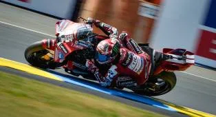 Bagnaia Rebut Pole di GP Prancis, Ducati Dominan