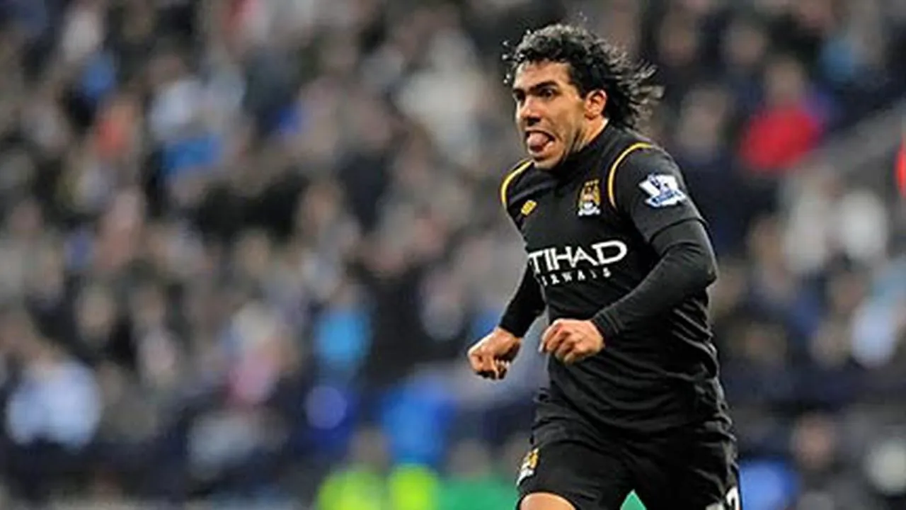 Beppe Riso: Carlos Tevez Hampir Gabung Milan, Gagal Gara-gara Pato
