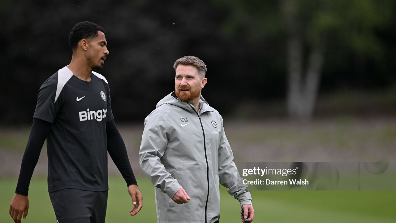 Calum McFarlane Sebut Levi Colwill Bek Kelas Dunia