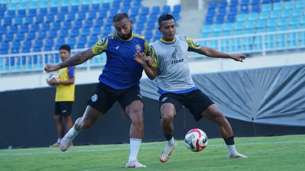 Marcos Santos Pastikan Rotasi Efektif, Gabi Tetap Yakin - sumber: (ileagueid)