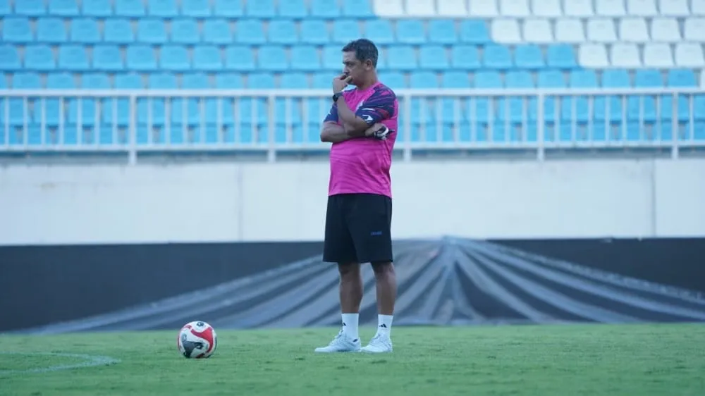 Marcos Santos Tegaskan Kebangkitan Arema FC di Tengah Tekanan - sumber: (ileagueid)