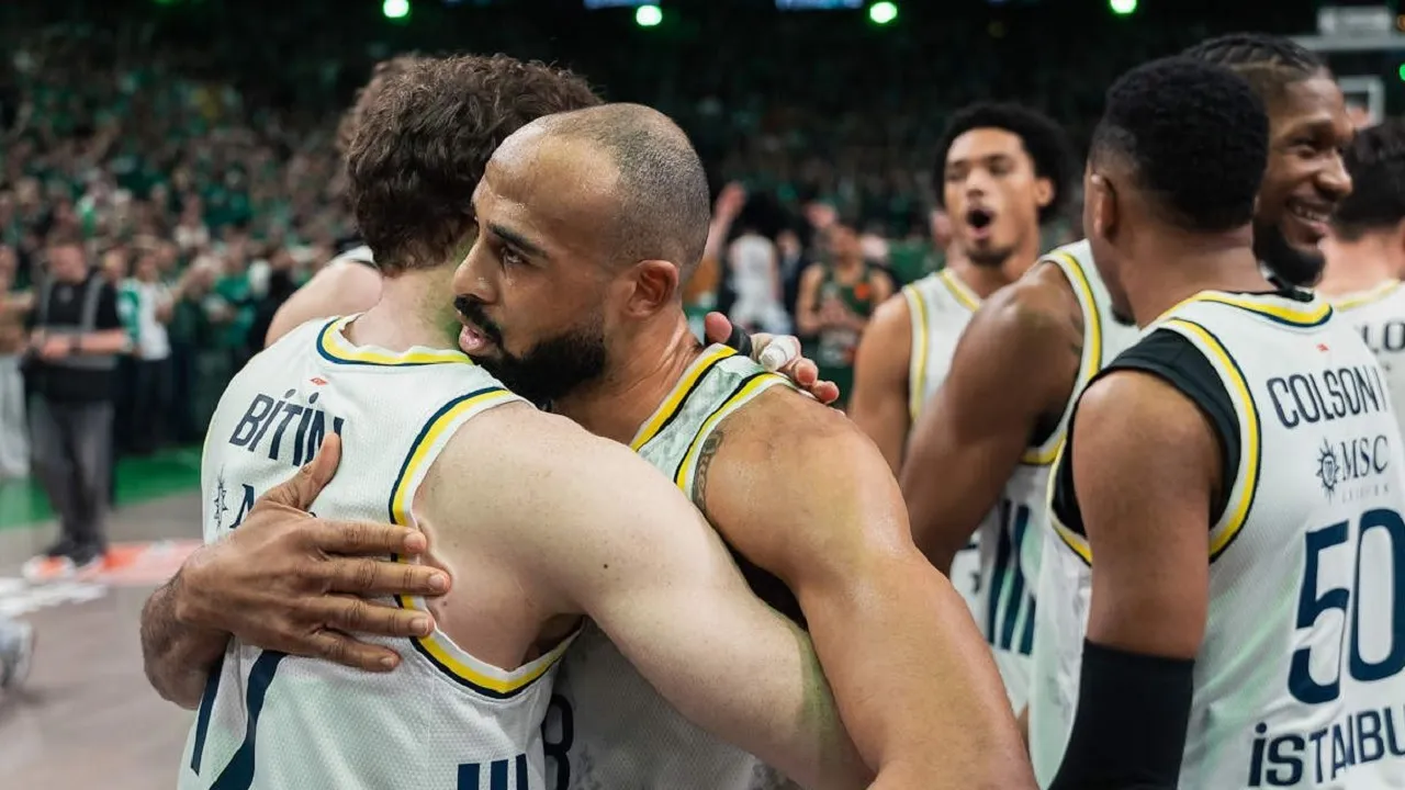 Sarunas Jasikevicius lega lihat Fenerbahce mampu eliminasi Zalgiris.
