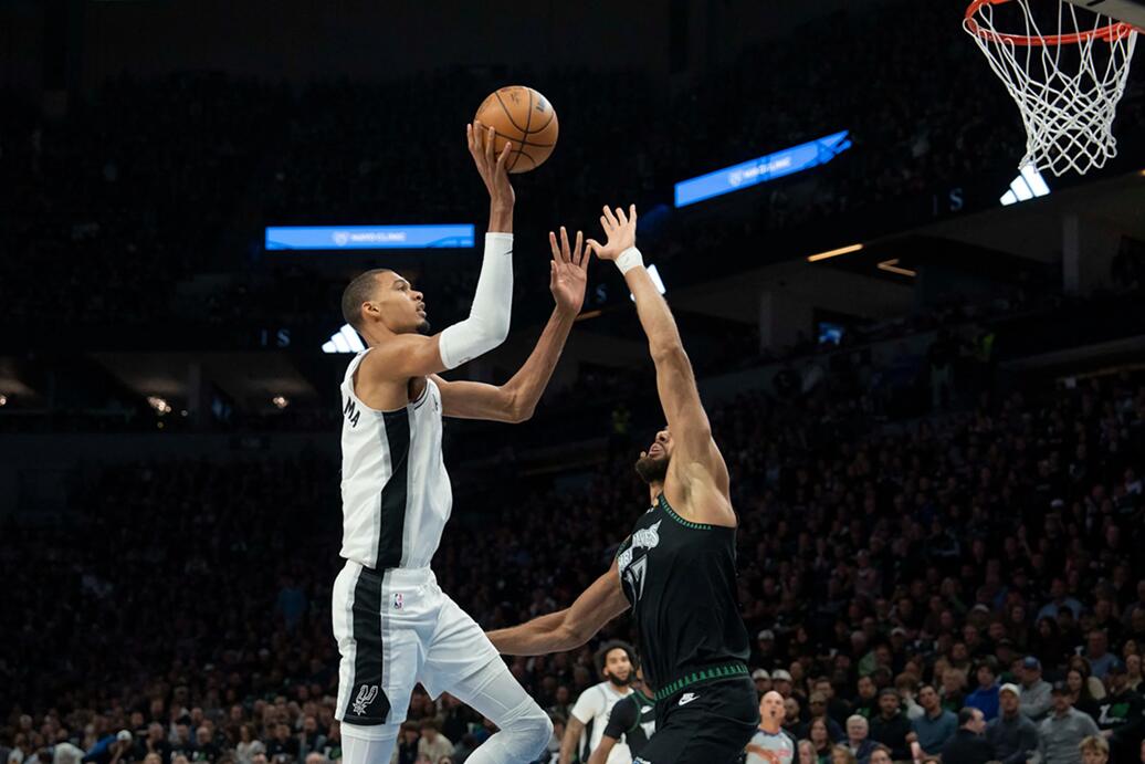 Spurs Akhiri Rentetan Kekalahan, Unggul 2-1 di Target Center