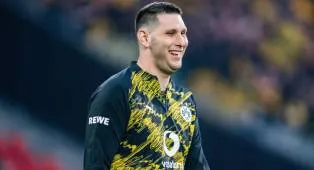 Sule Resmi Memainkan Laga Terakhirnya di Signal Iduna Park Sebelum Pensiun
