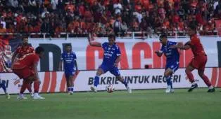 Adam Alis Jadi Pahlawan, Dua Gol Bawa Persib Bekuk Persija