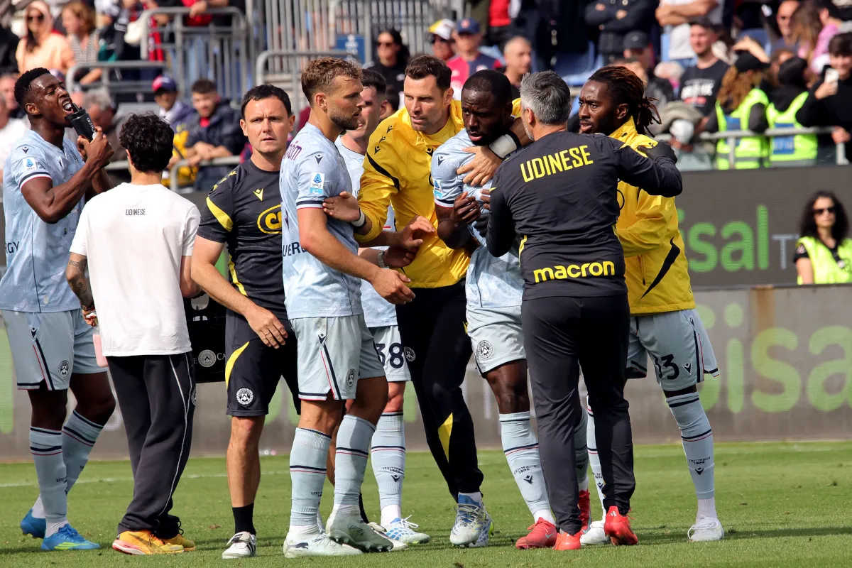 Cagliari Bantah Tuduhan Rasisme dari Udinese, Klaim Tak Ada Bukti - sumber: (footballitalia)