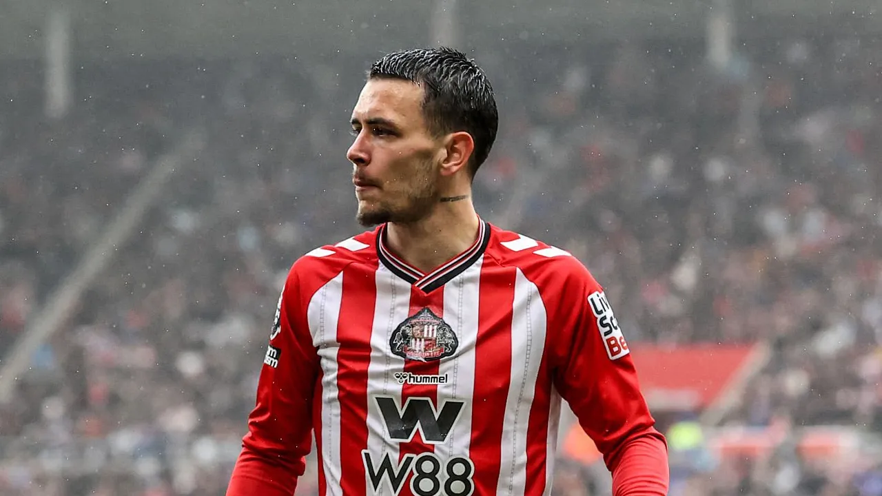 Enzo Le Fee: Sunderland Seharusnya Bisa Kalahkan MU