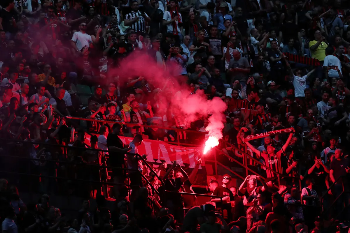 Furlani Jadi Sasaran Kemarahan Ultras Milan, Allegri dan Tare Terancam - sumber: (footballitalia)