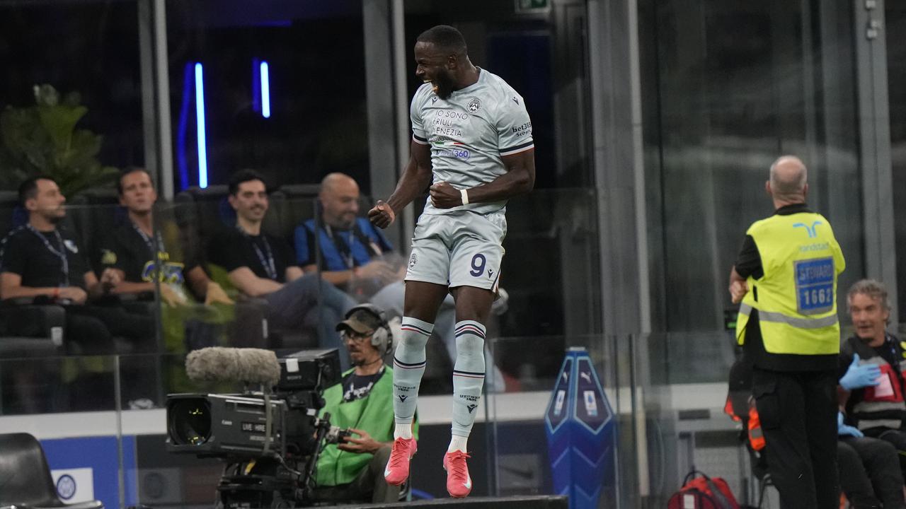 Keinan Davis Unggah Foto Alberto Dossena di Medsos, Cagliari Buka Suara
