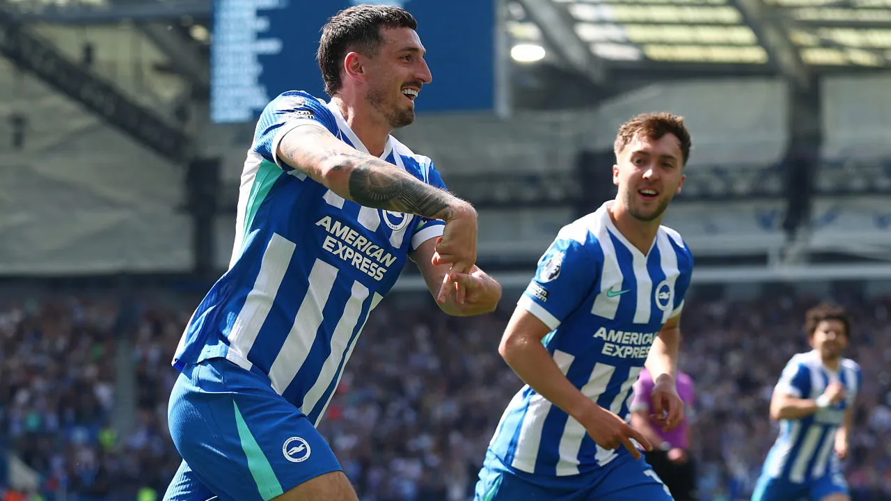 Lewis Dunk.