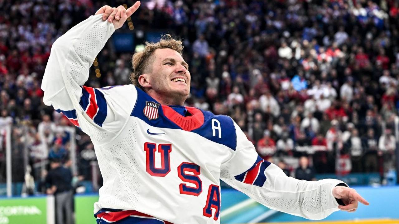 Matthew Tkachuk Kejar Sejarah “Triple Gold Club” bersama Tim Hoki Es AS