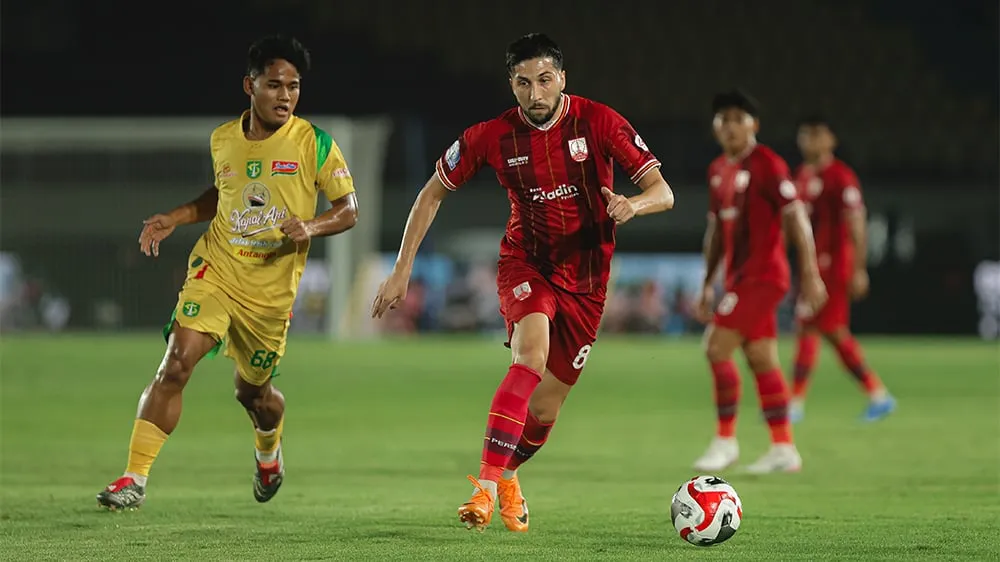 Persis Tertahan Persebaya, Tantangan Makin Berat di Klasemen - sumber: (ileagueid)