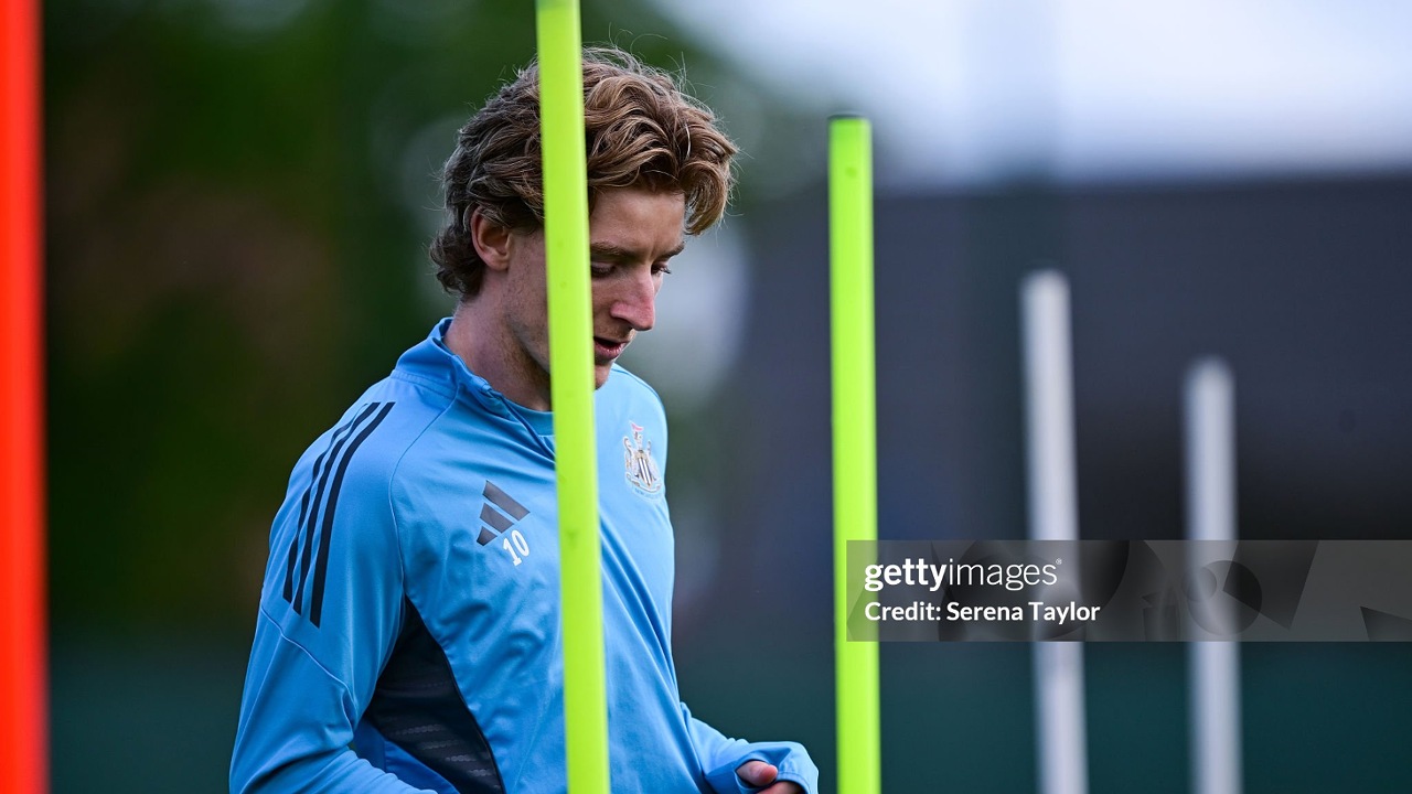 Anthony Gordon Dicadangkan, Eddie Howe Bicara Masa Depan