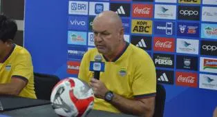 Bojan Ingin Persib Tentukan Nasib Juara Tanpa Pikirkan Rival