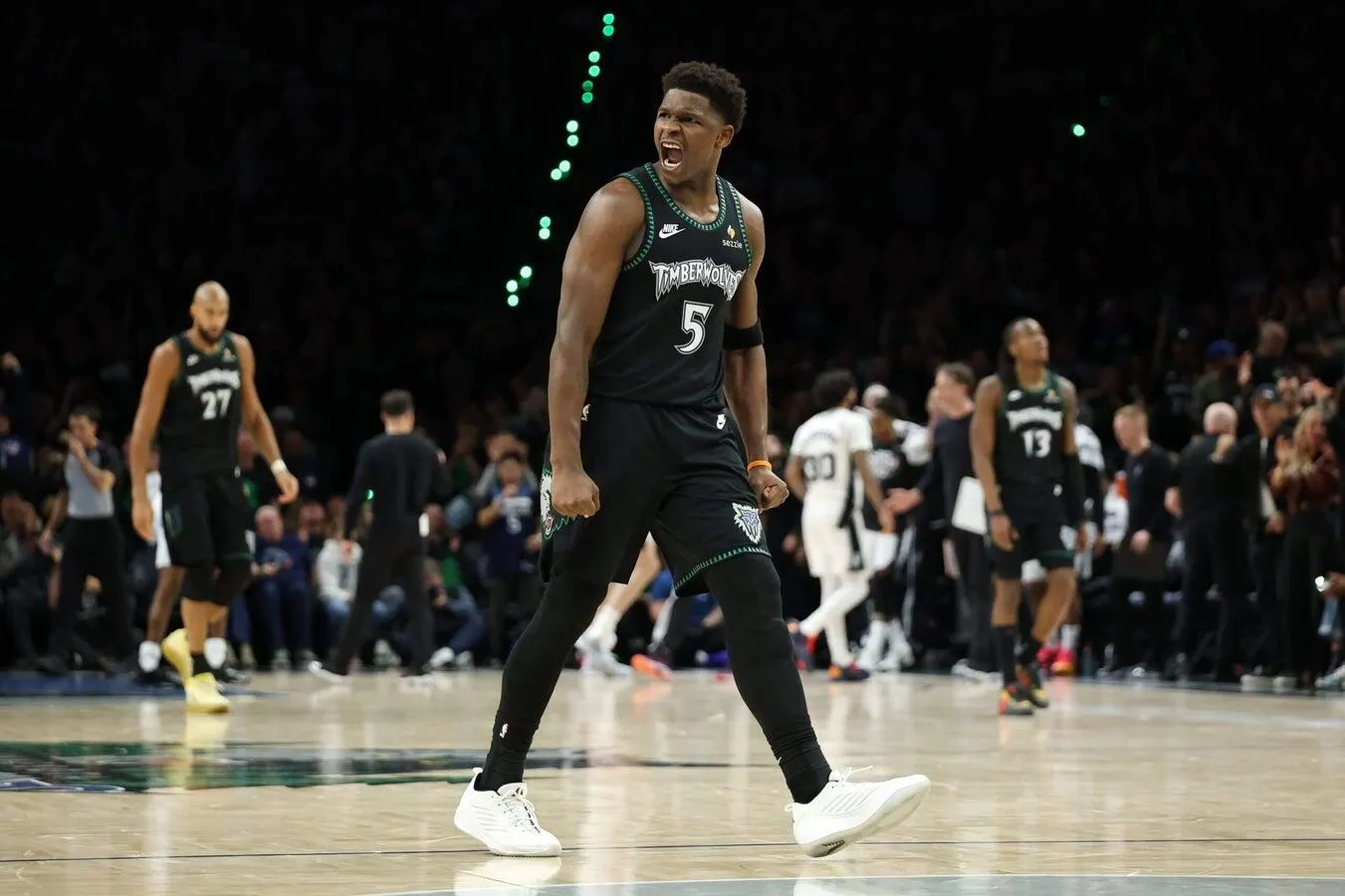 Edwards Bawa Timberwolves Samakan Seri Lawan Spurs - sumber: (mainbasket)