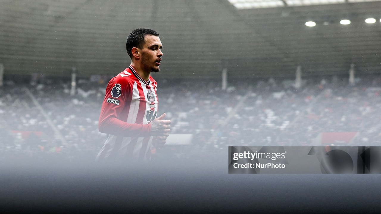 Enzo Le Fee Dipuji Regis Le Bris Usai Sunderland Tahan MU