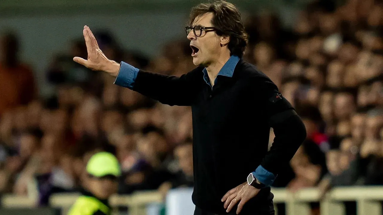 Fiorentina Bertahan di Serie A, Paolo Vanoli Dedikasikan Untuk Commisso