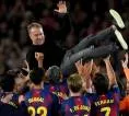 Hansi Flick Tidak Akan Melupakan Momen Barcelona Angkat Trofi