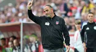 Heidenheim Jaga Asa Bertahan, Frank Schmidt Bangga dengan Performa Tim