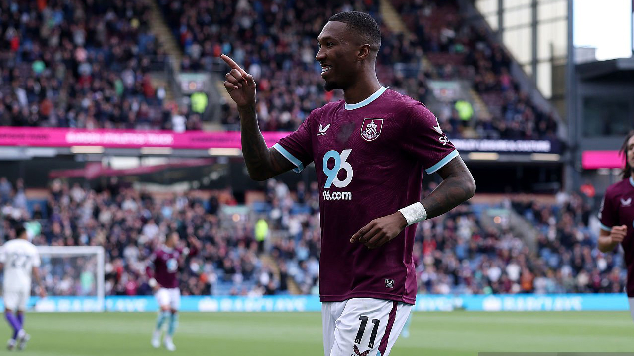 Jaidon Anthony Puas Burnley Tahan Imbang Aston Villa