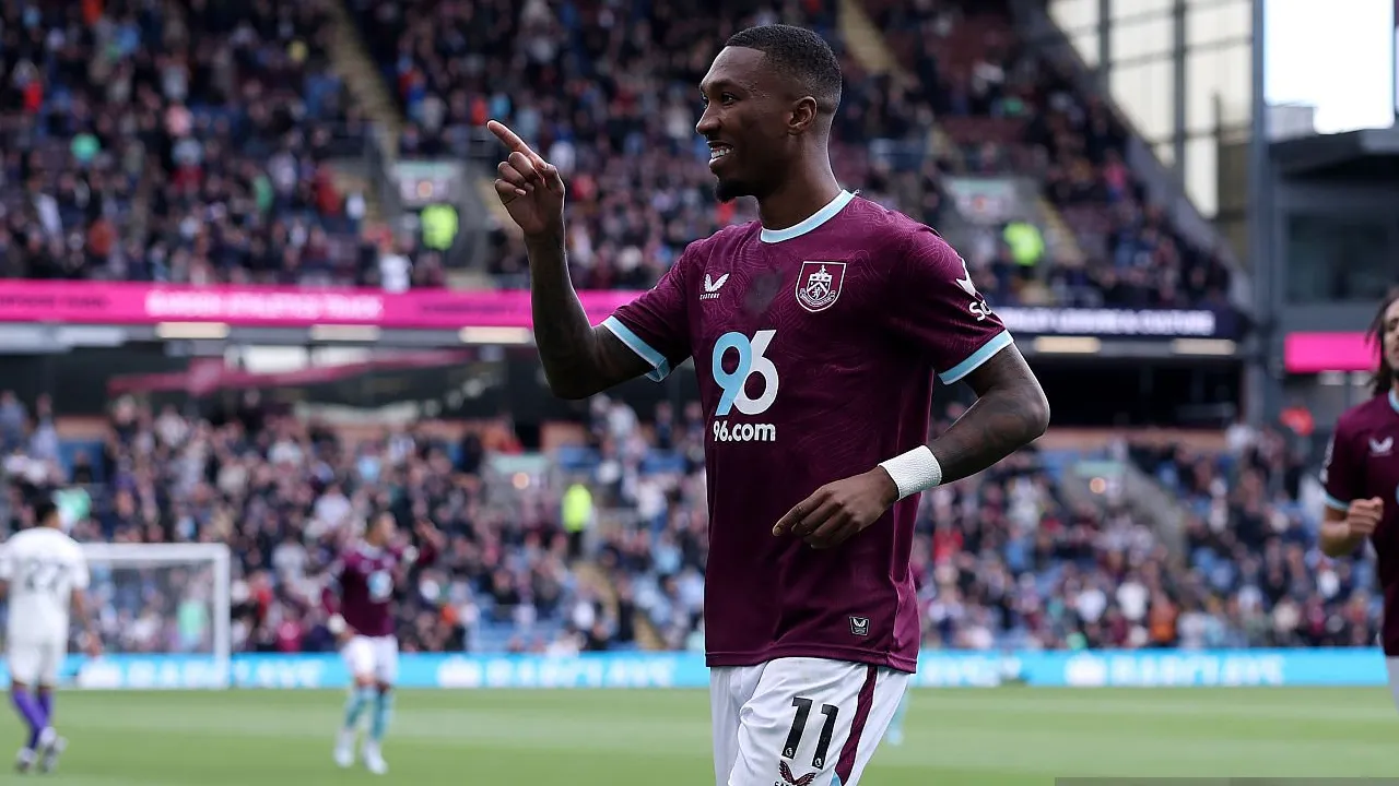 Jaidon Anthony Puas Burnley Tahan Imbang Aston Villa