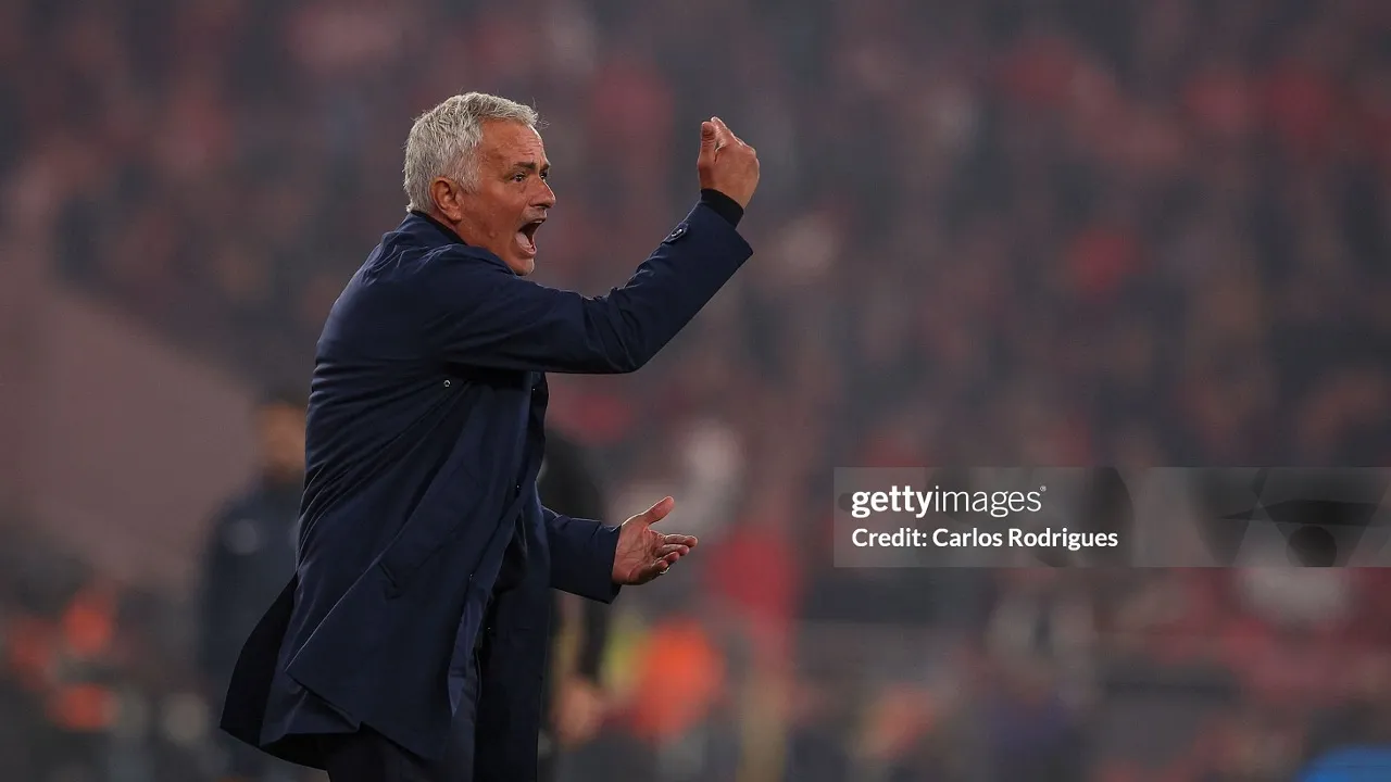 Jose Mourinho dipantau Aston Villa dan Real Madrid
