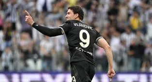 Juventus Punya Cara Terakhir Demi Pertahankan Dusan Vlahovic di Turin
