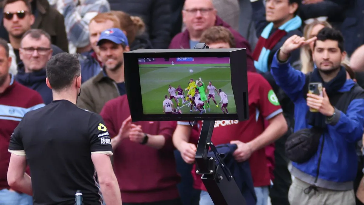 Kontroversi Gol Dianulir Wilson: Tinjauan Wasit Arsenal vs West Ham - sumber: (footballlondon)