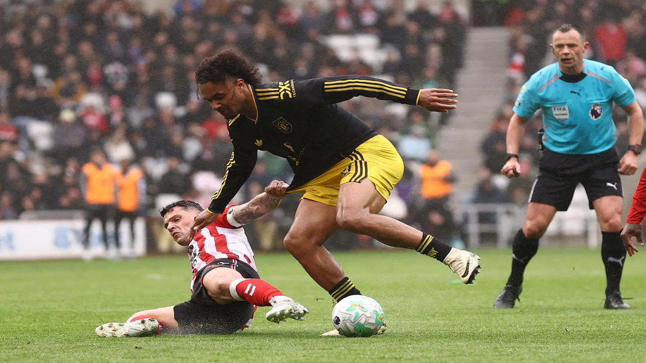 Melempem vs Sunderland, Joshua Zirkzee Diminta Segera Cabut dari MU