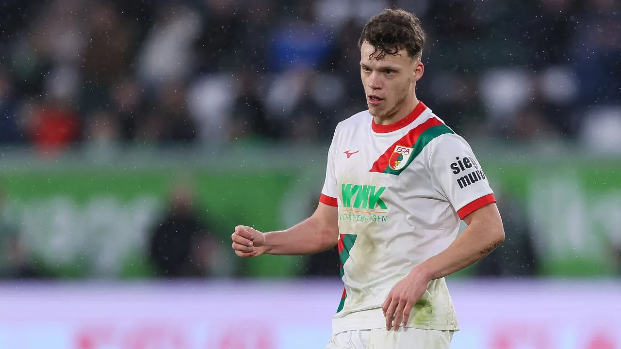 Robin Fellhauer Bahagia Bisa Bantu Augsburg Bungkam Gladbach