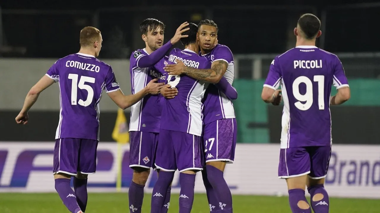 Selamat dari Degradasi, Fiorentina Justru Hujan Ejekan Suporter
