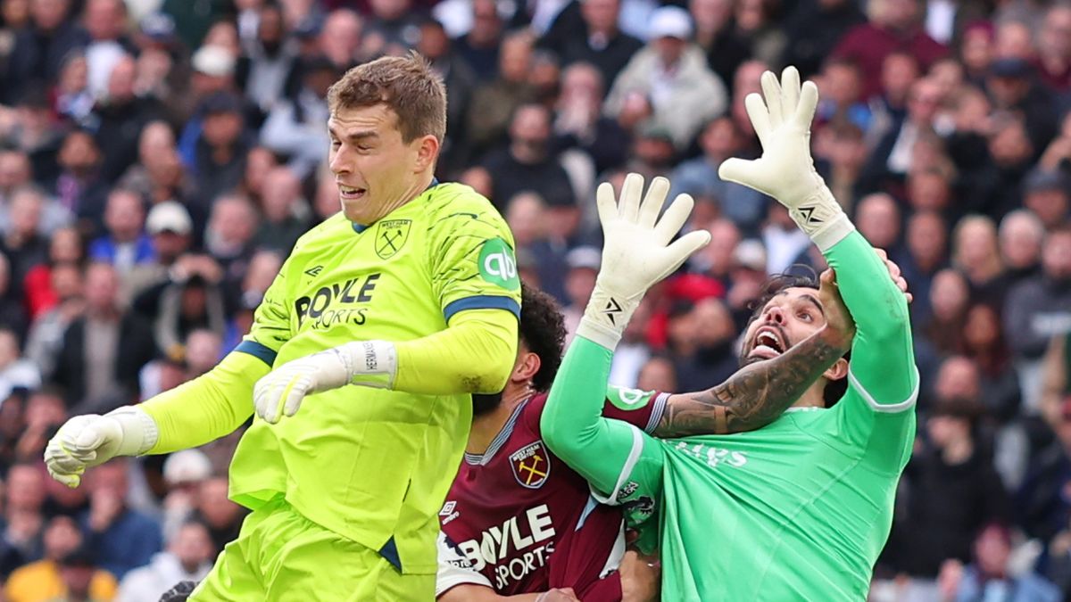 VAR Batalkan Gol West Ham Usai Pelanggaran Pablo