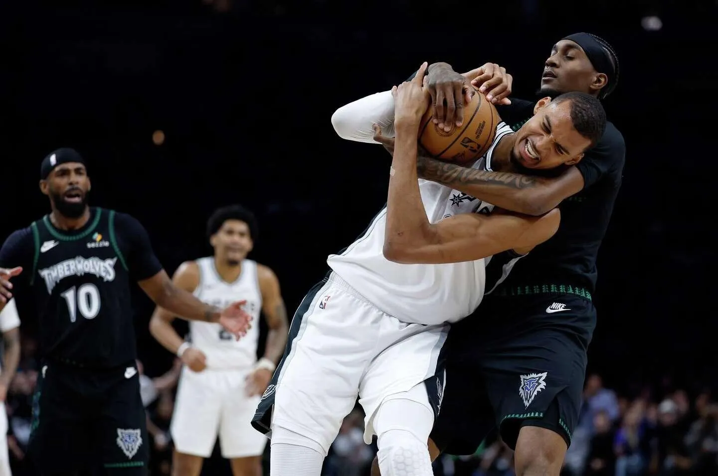 Victor Wembanyama Diusir, Bingung Hadapi Aturan NBA - sumber: (mainbasket)