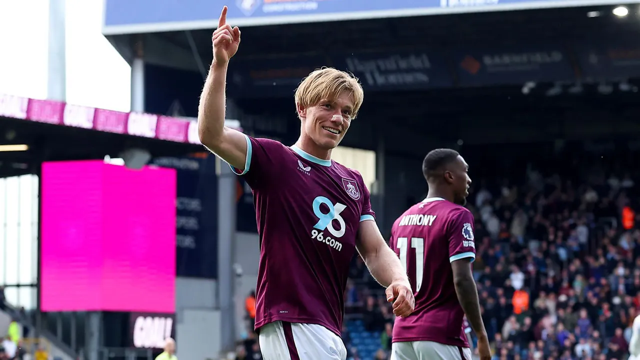 Zian Flemming Puas Burnley Amankan Poin Saat Hadapi Aston Villa