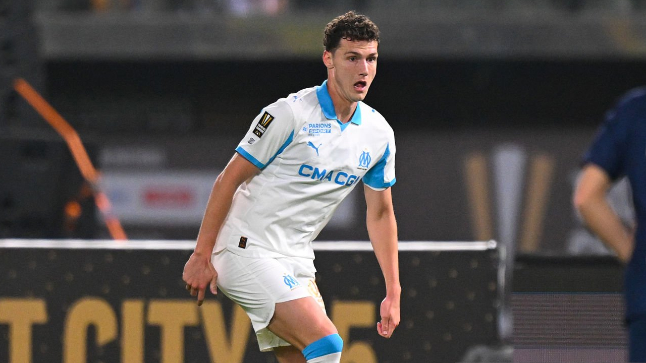 Benjamin Pavard Bertekad Rebut Kembali Tempat Utama di Inter Milan