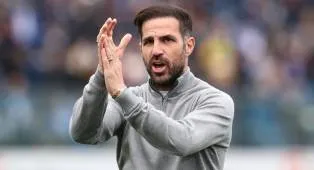 Cesc Fabregas Tak Menutup Kemungkinan Melatih Real Madrid