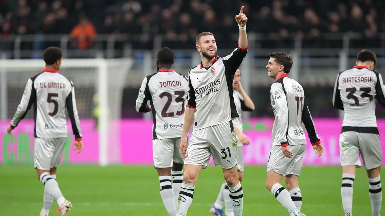Chelsea dan Man United Incar Strahinja Pavlovic, Harga 50 Juta Euro