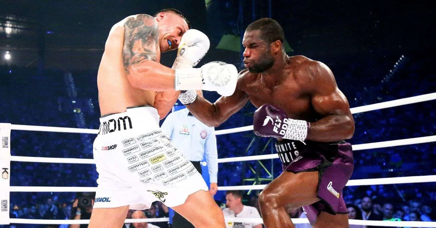 David Price Tanggapi Peluang Trilogi Usyk vs Dubois - sumber: (secondsout)