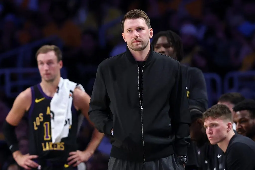 Doncic Cedera, Lakers Kandas 0-4, Gagal Raih MVP - sumber: (mainbasket)
