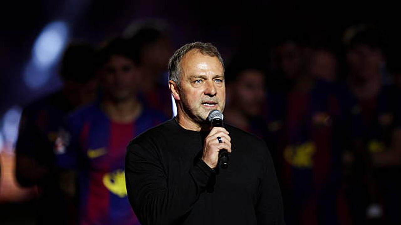 Hansi Flick Jelaskan Alasan Batasi Kontrak di Barcelona