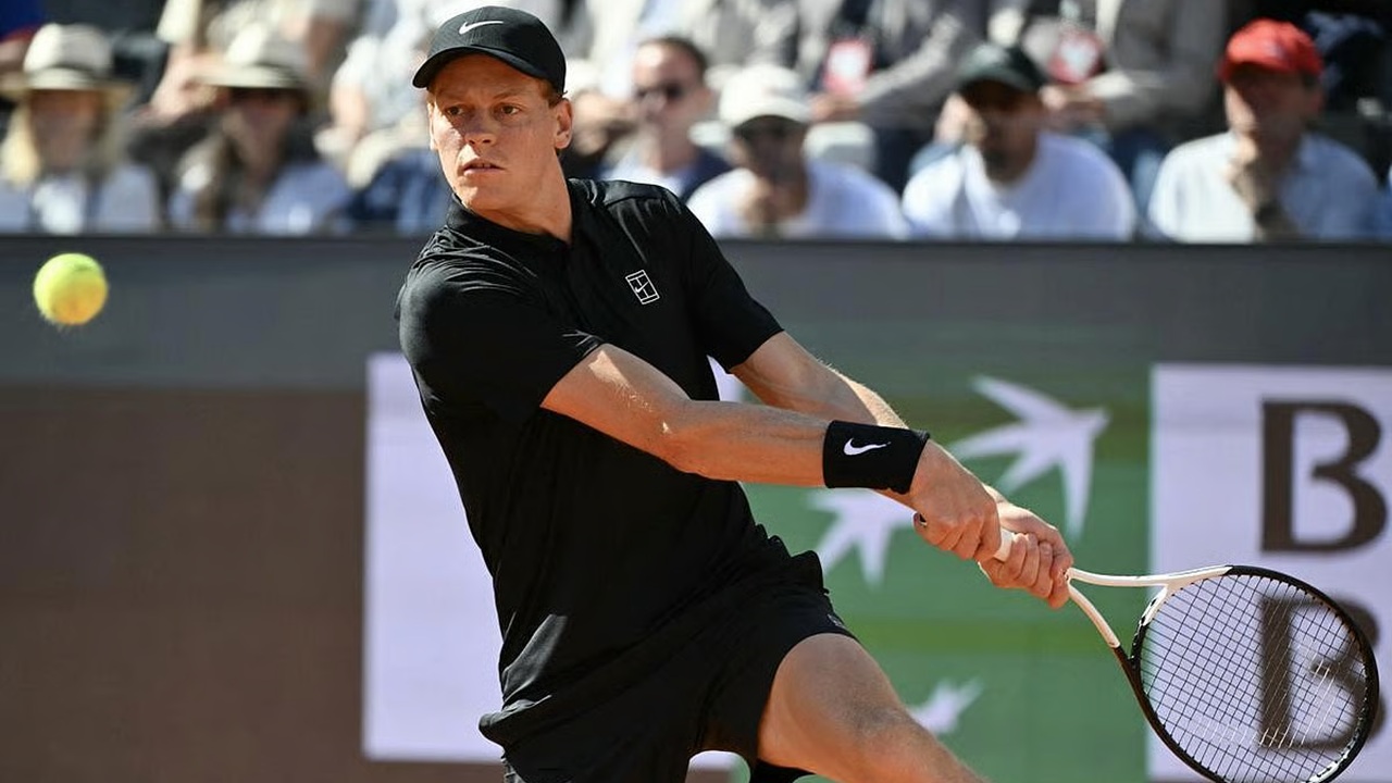 Jannik Sinner Tak Gentar Hadapi Prospek Torehkan Career Golden Masters