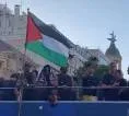 Lamine Yamal Kibarkan Bendera Palestine saat Peraade Bus
