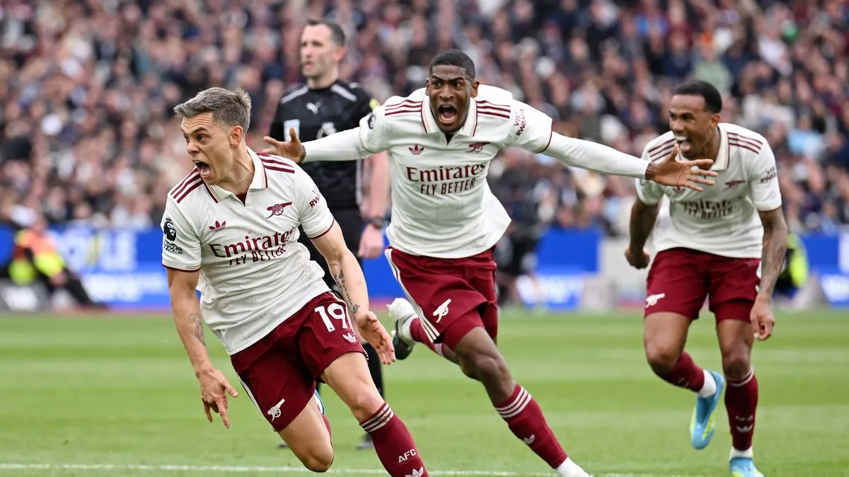 Lineker dan Richards Beda Pendapat Soal Peluang Juara EPL - sumber: (footballlondon)