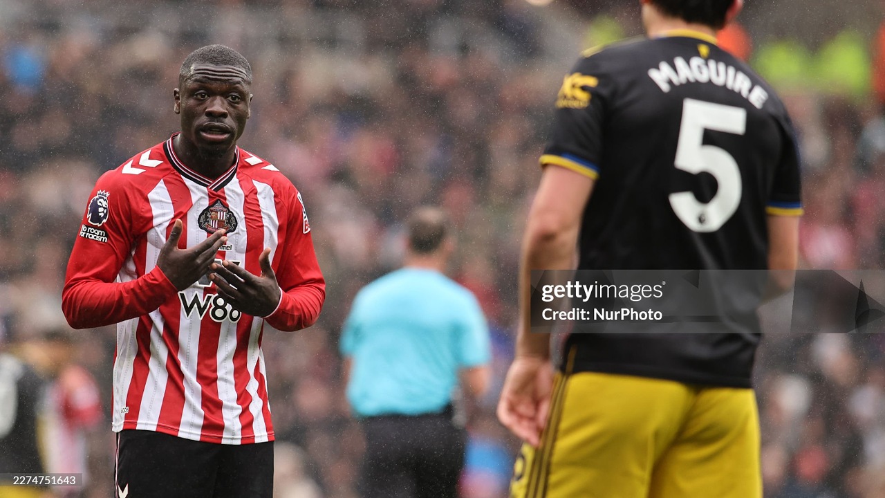 Regis Le Bris Soroti Perlakuan Wasit kepada Brian Brobbey