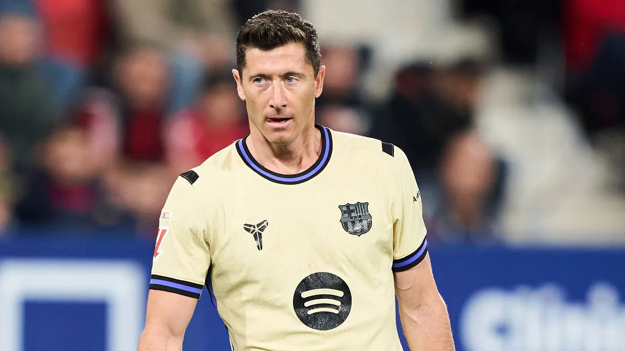 Robert Lewandowski Buka Peluang Main di Liga yang Levelnya Lebih Rendah