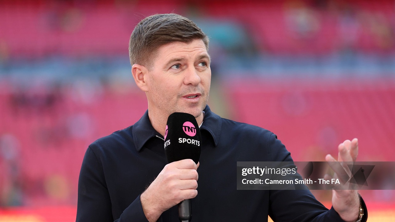 Steven Gerrard Beri Sinyal Segera Kembali Melatih