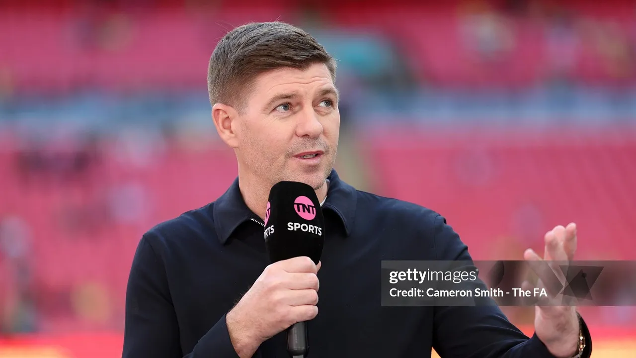 Steven Gerrard Beri Sinyal Segera Kembali Melatih