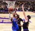 Thunder Sapu Lakers, Akhiri Perjuangan LeBron di Playoff