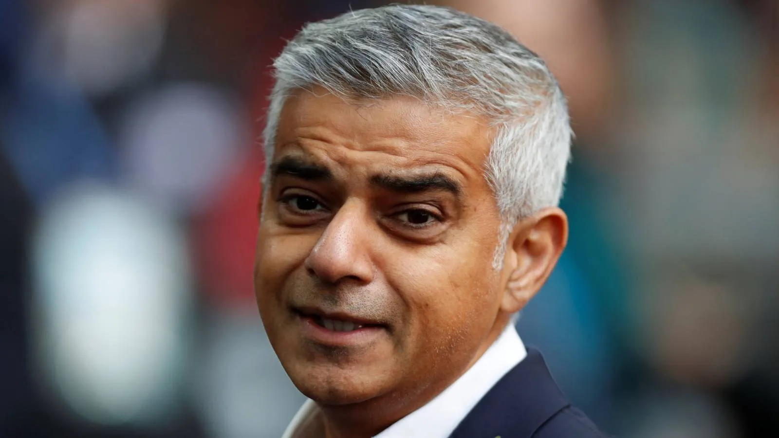 Walikota London Buka Suara Soal Dukungan Terhadap Tottenham atau West Ham Terkait Ancaman Degradasi - sumber: (givemesport)