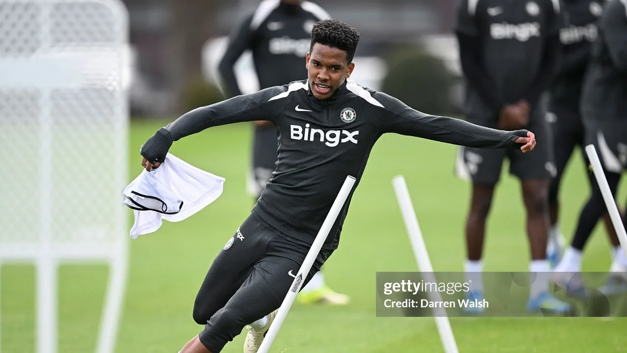 El Hadji Malick Diouf diburu Manchester United